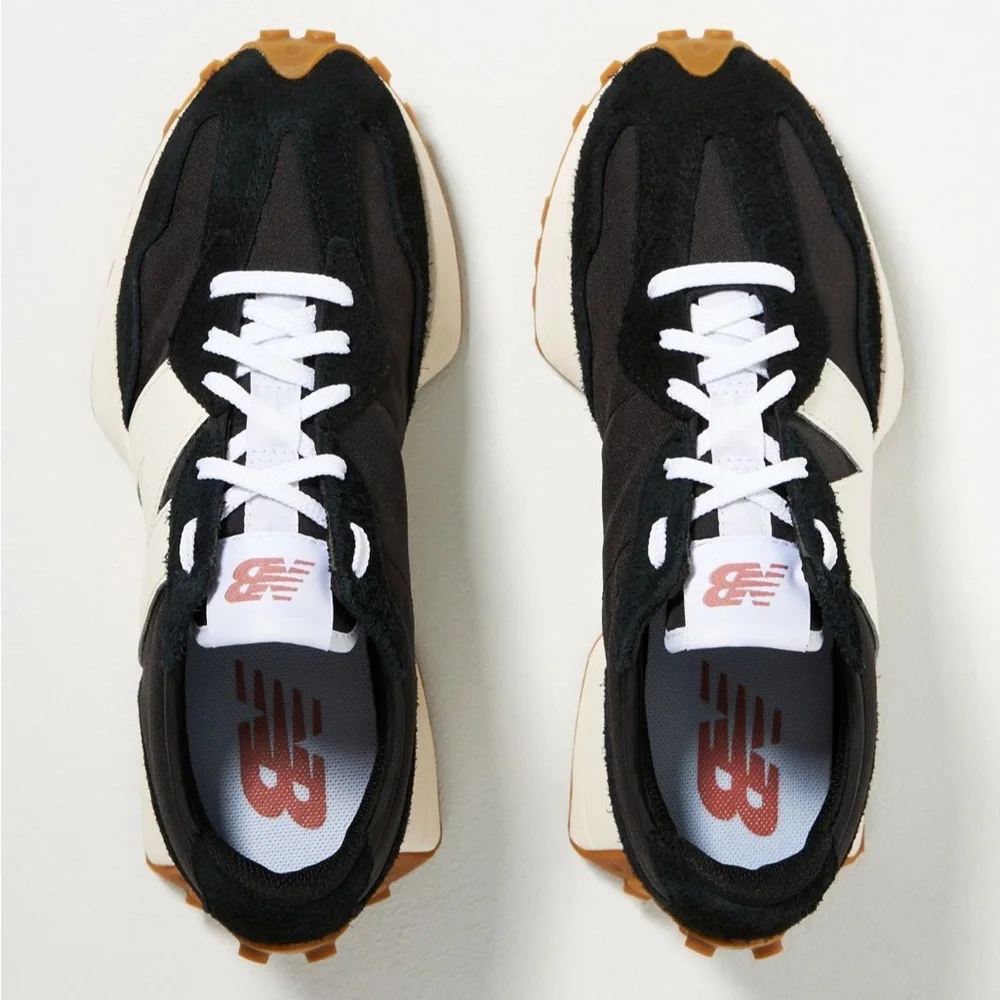 New Balance Retro 327 Black and White Athletic Shoes - 8 - Picture 4 of 12